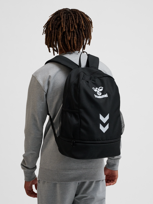 hmlESSENTIAL BACK PACK W. SC, BLACK, model