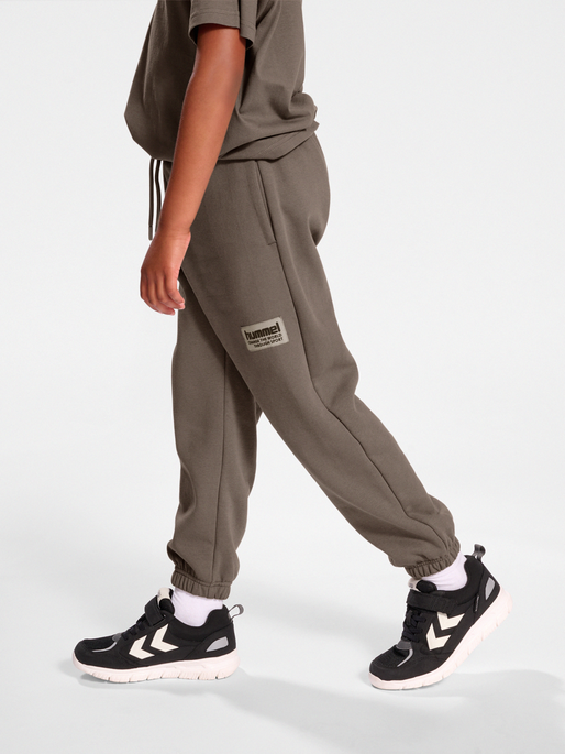 hmlDARE PANTS, 1559, model