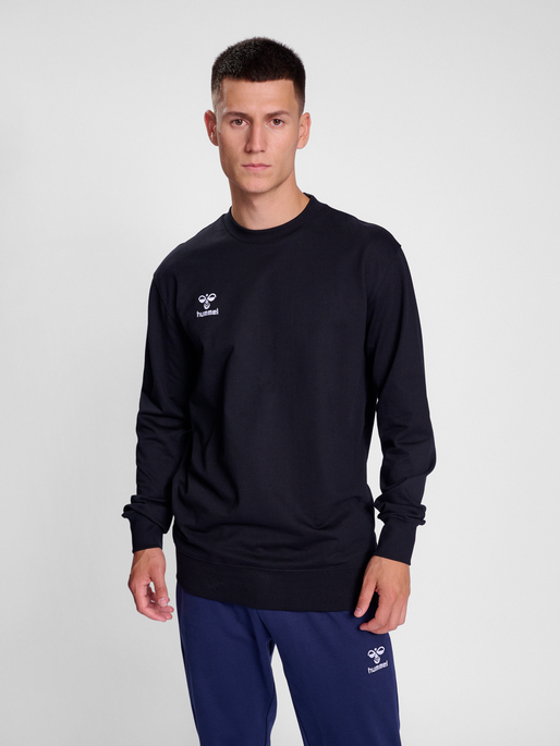 hmlGO 2.0 SWEATSHIRT, BLACK, model