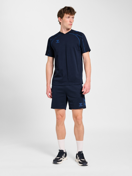 hmlMOVE 2.0 T-SHIRT S/S, MARINE, model
