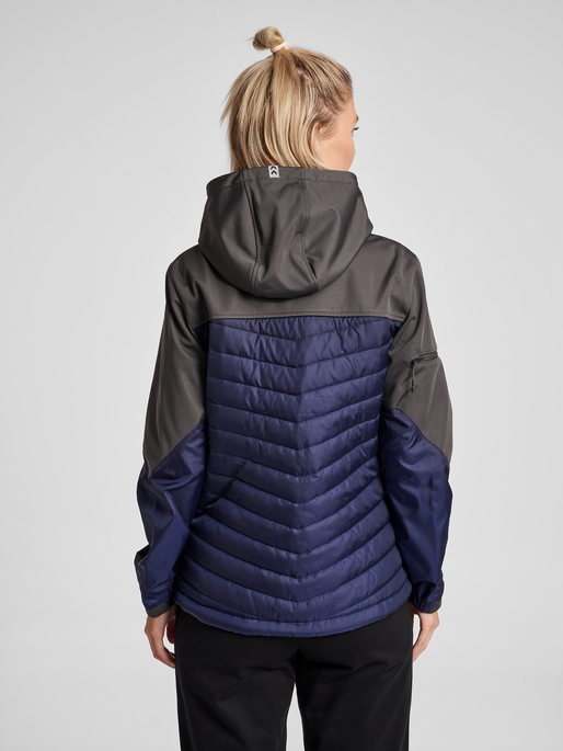 hmlNORTH HYBRID JACKET WOMAN, ASPHALT, model