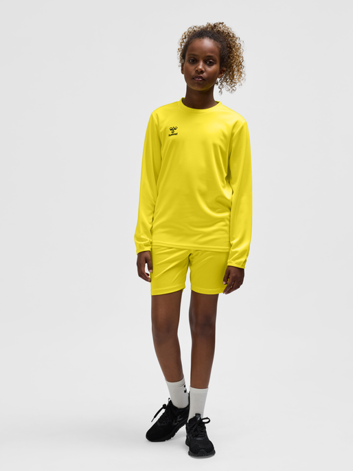 hmlESSENTIAL SWEATSHIRT KIDS, BLAZING YELLOW, model