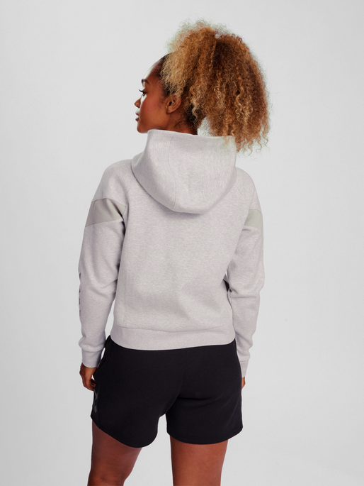 hmlTRAVEL ZIP HOODIE WOMAN, LIGHT GREY MELANGE, model