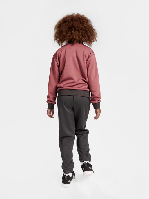 hmlLUBAGO TRACKSUIT, ROSE BROWN, model