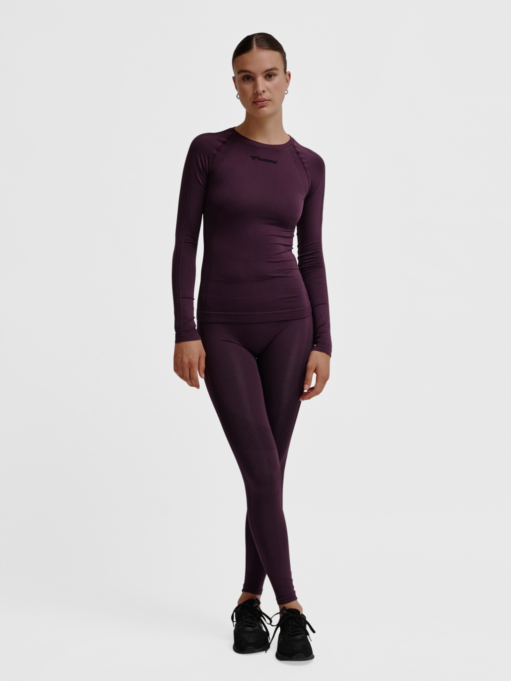hmlMT SHAPING SEAMLESS T-SHIRT L/S, PLUM PERFECT, model