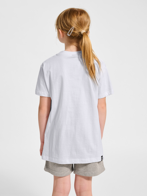 hmlMOVER COTTON T-SHIRT S/S KIDS, WHITE, model