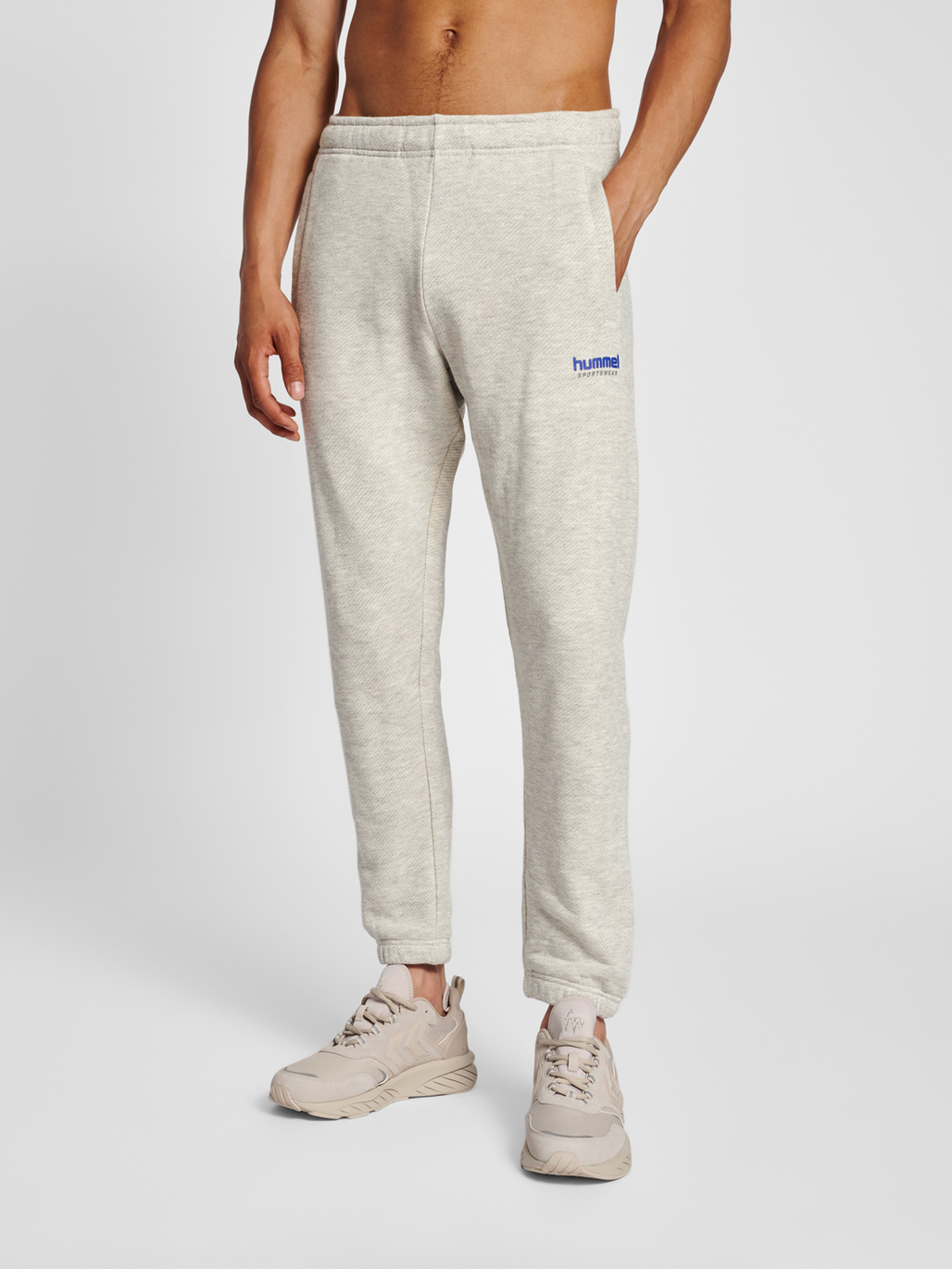 hmlLGC AUSTIN REGULAR PANTS, LEGACY MELANGE, model