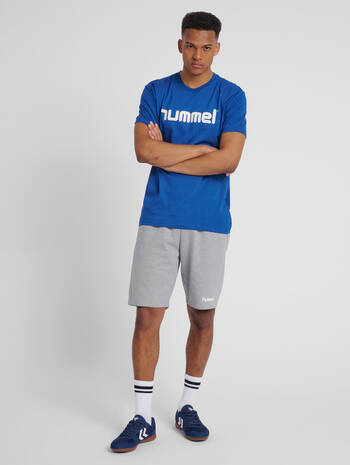 HMLGO COTTON LOGO T-SHIRT S/S, TRUE BLUE, model