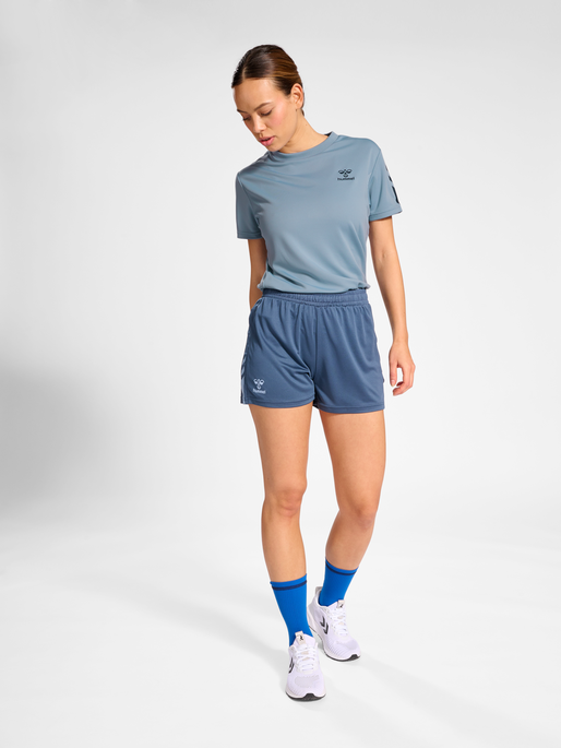 hmlACTIVE PL JERSEY S/S WOMAN, DUSTY BLUE, model