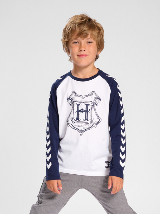 hmlHARRY POTTER T-SHIRT LS, WHITE, model