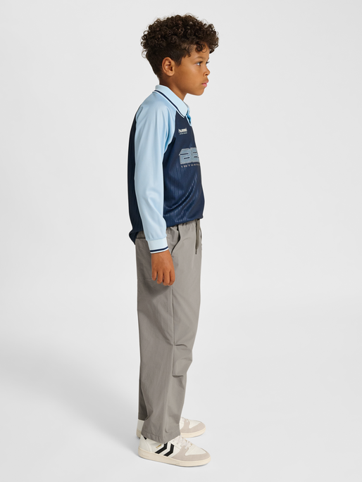 hmlJR STRETCH PANTS, ROCK RIDGE, model