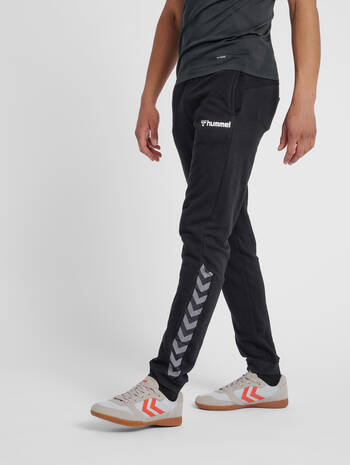 hmlAUTHENTIC SWEAT PANT, BLACK, model