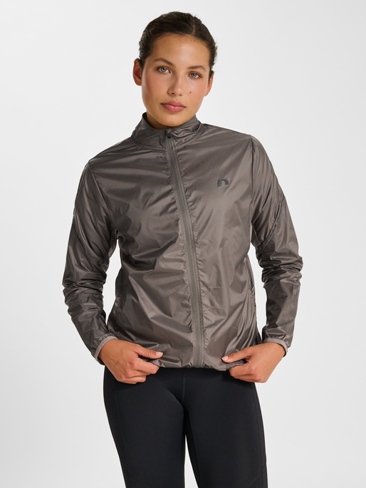 nwlPACKABLE TRAIL W JACKET, FALCON, model