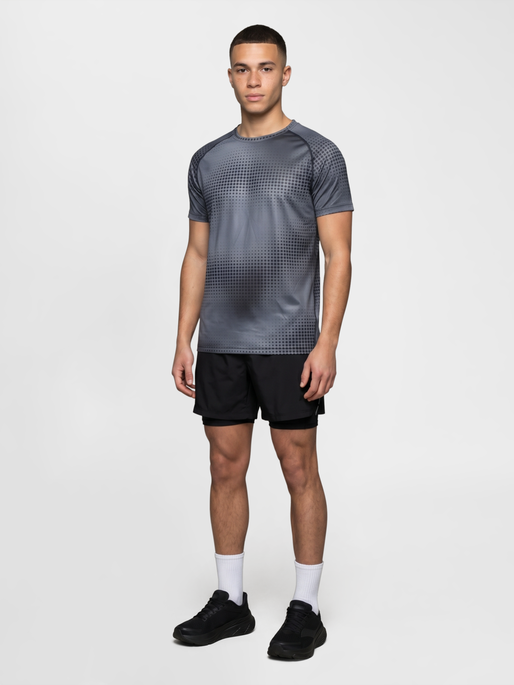 nwlBEAT AOP T-SHIRT, BLACK, model
