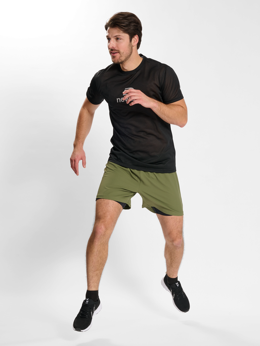 nwlHENDERSON T-SHIRT S/S male, 2001, model