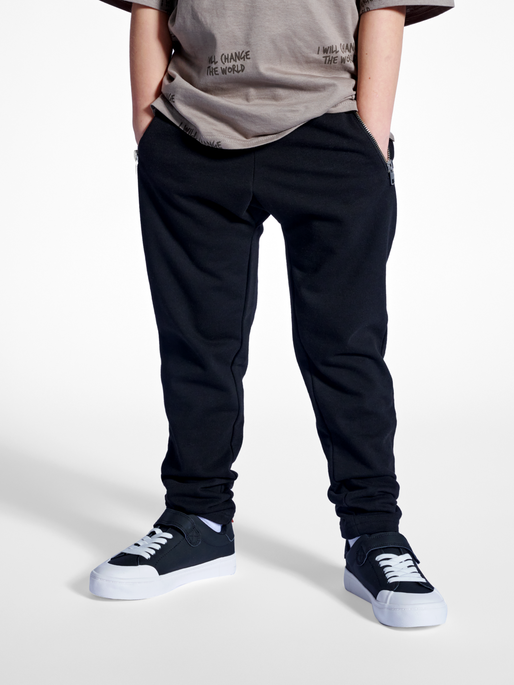 stmANTON PANTS, BLACK, model