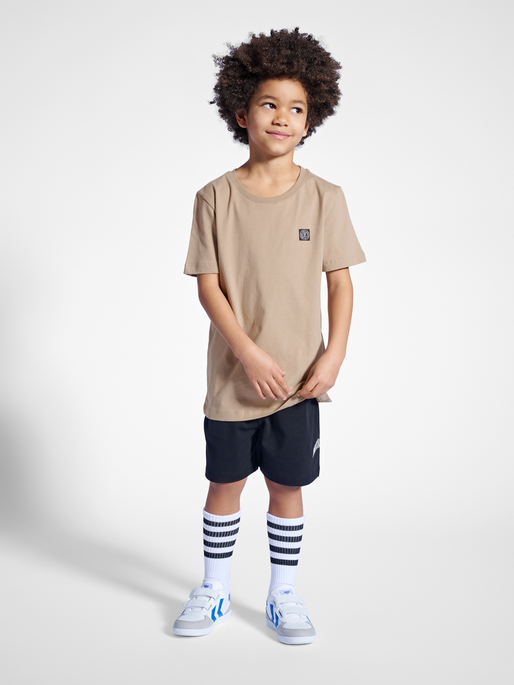 stsGLORY T-SHIRT S/S, SEPIA TINT, model