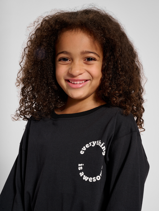 stsEMMETT T-SHIRT S/S, BLACK, model
