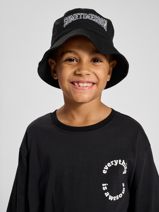 stsEMMETT T-SHIRT S/S, BLACK, model