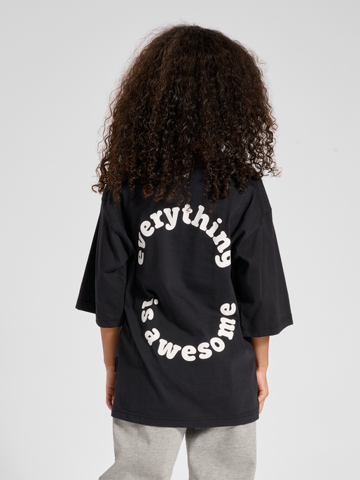 stsEMMETT T-SHIRT S/S, BLACK, model
