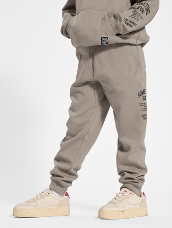 stsDIMAS PANTS, ROASTED CASHEW, model